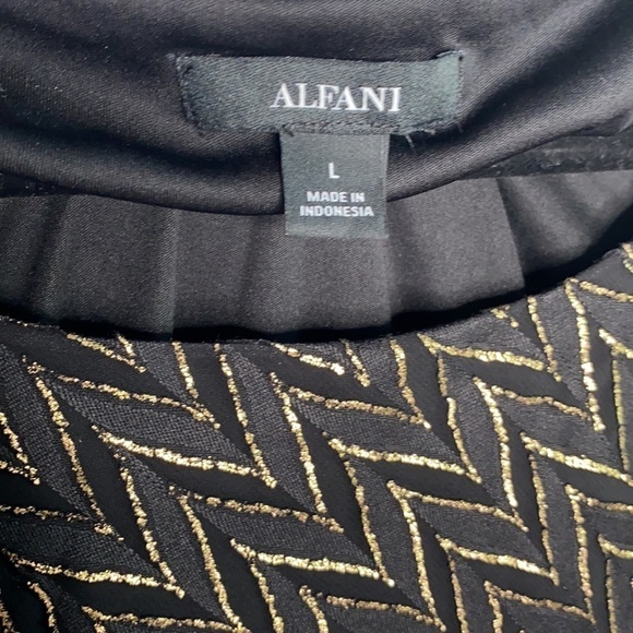 Alfani Women's Metallic Pointed-Hem Top - Picture 8 of 10